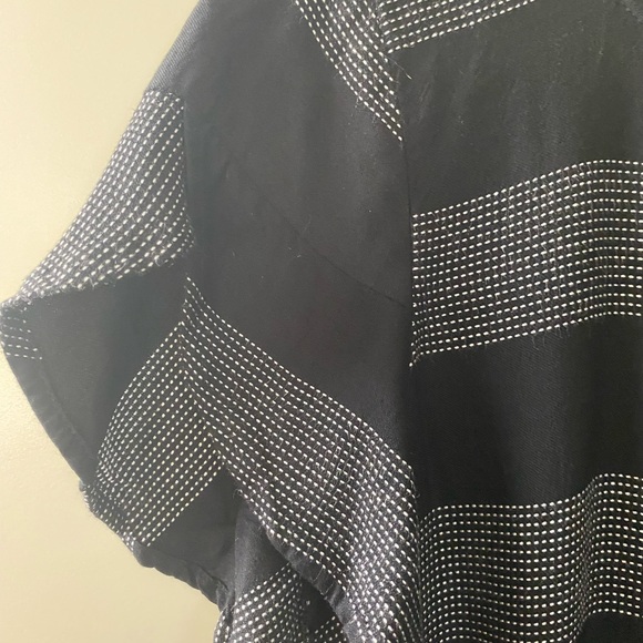 Loft XSP, black and grey dress, 100% Rayon, stretch, pullover style - Picture 3 of 6